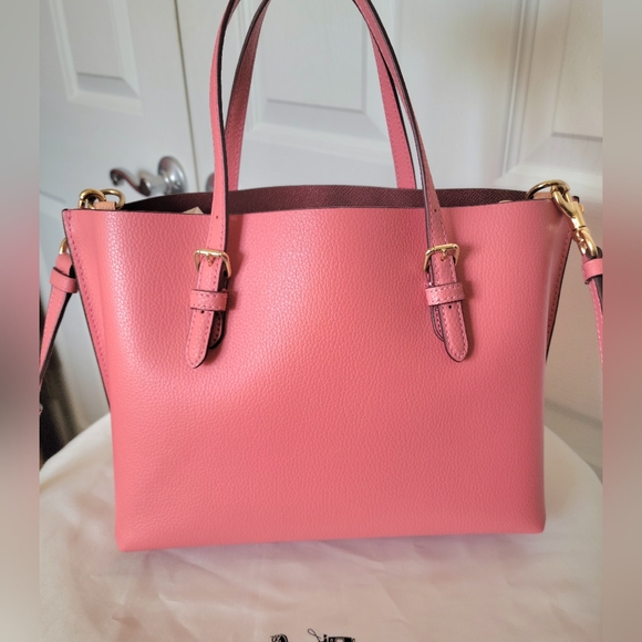 Coach Mollie 25 Taffy Pink and Gold Crossbody Bag with Sophisticated Design - Picture 2 of 4